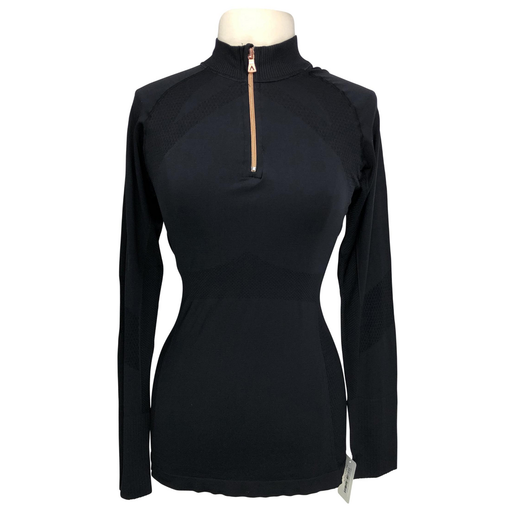 Anique Signature Shirt in Black Swan