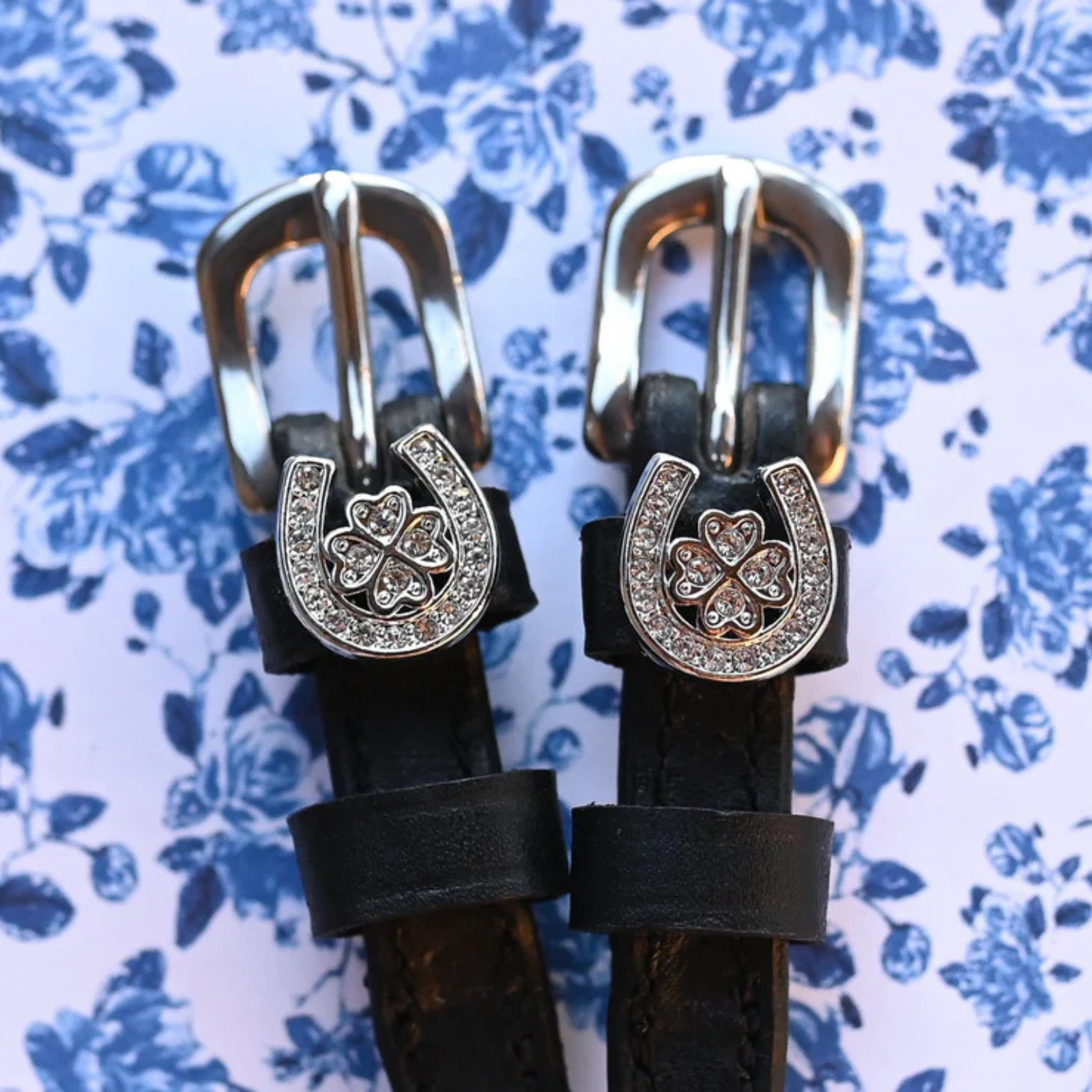 Mane Jane Spur Straps in Horse Shoe Clover