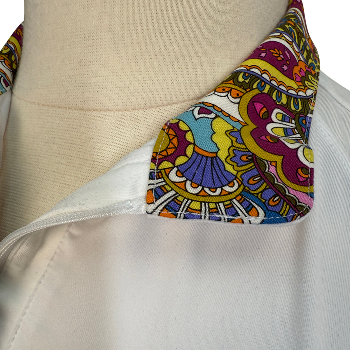 R.J. Classics 'Maddie 37.5' Show Shirt in White/ Warm Paisley