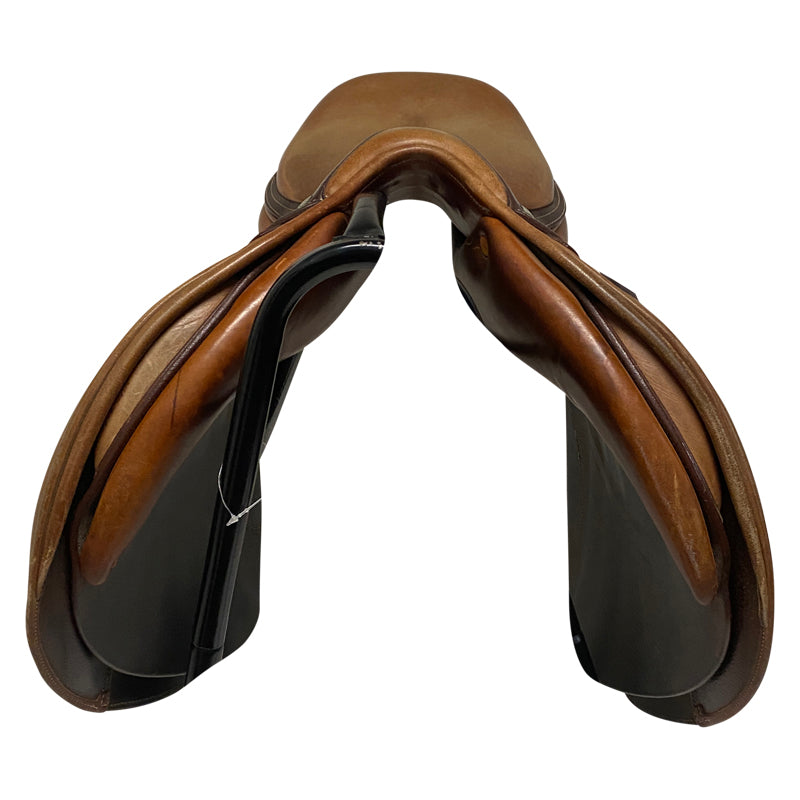 Front of Butet 2004 Jumping Saddle in Gold