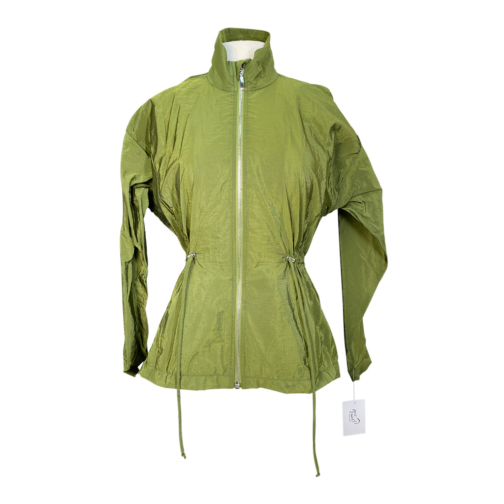 Callidae Windbreaker in Leaf Green 