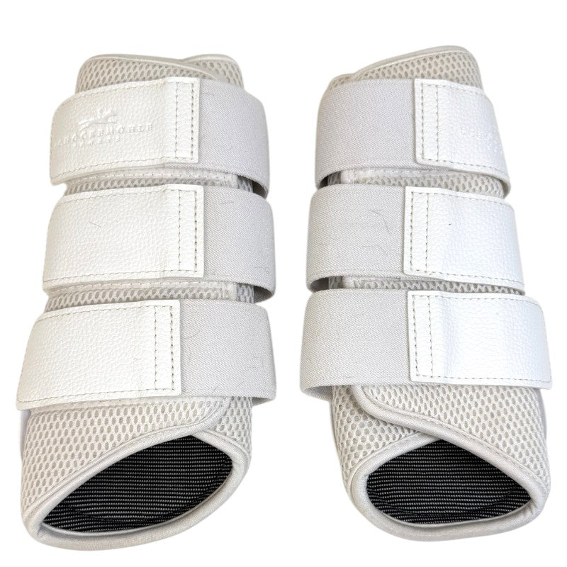 chockemhole Airflow Boots in White