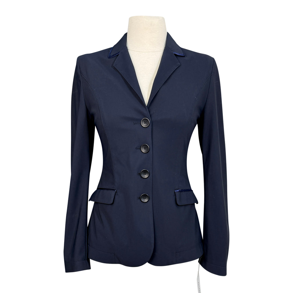 Grand Prix 'Saltare Dolce' Show Coat in Navy 