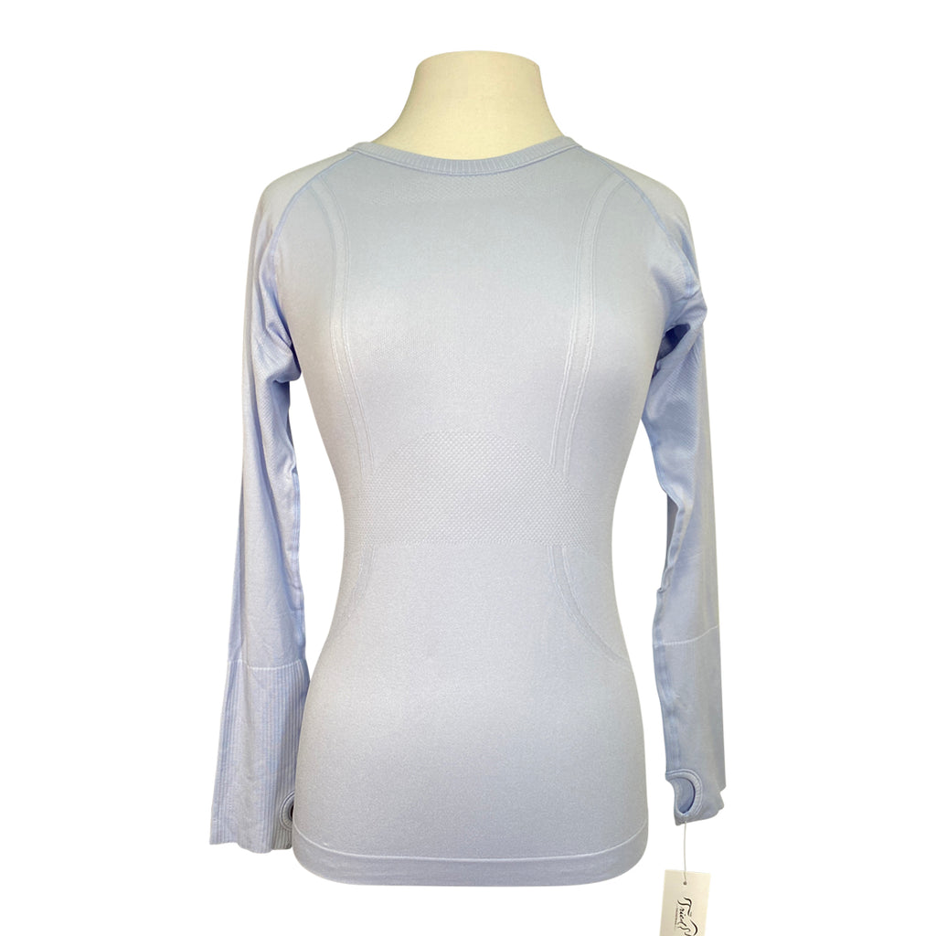 Long Sleeve Seamless Athletic Tee in Baby Blue
