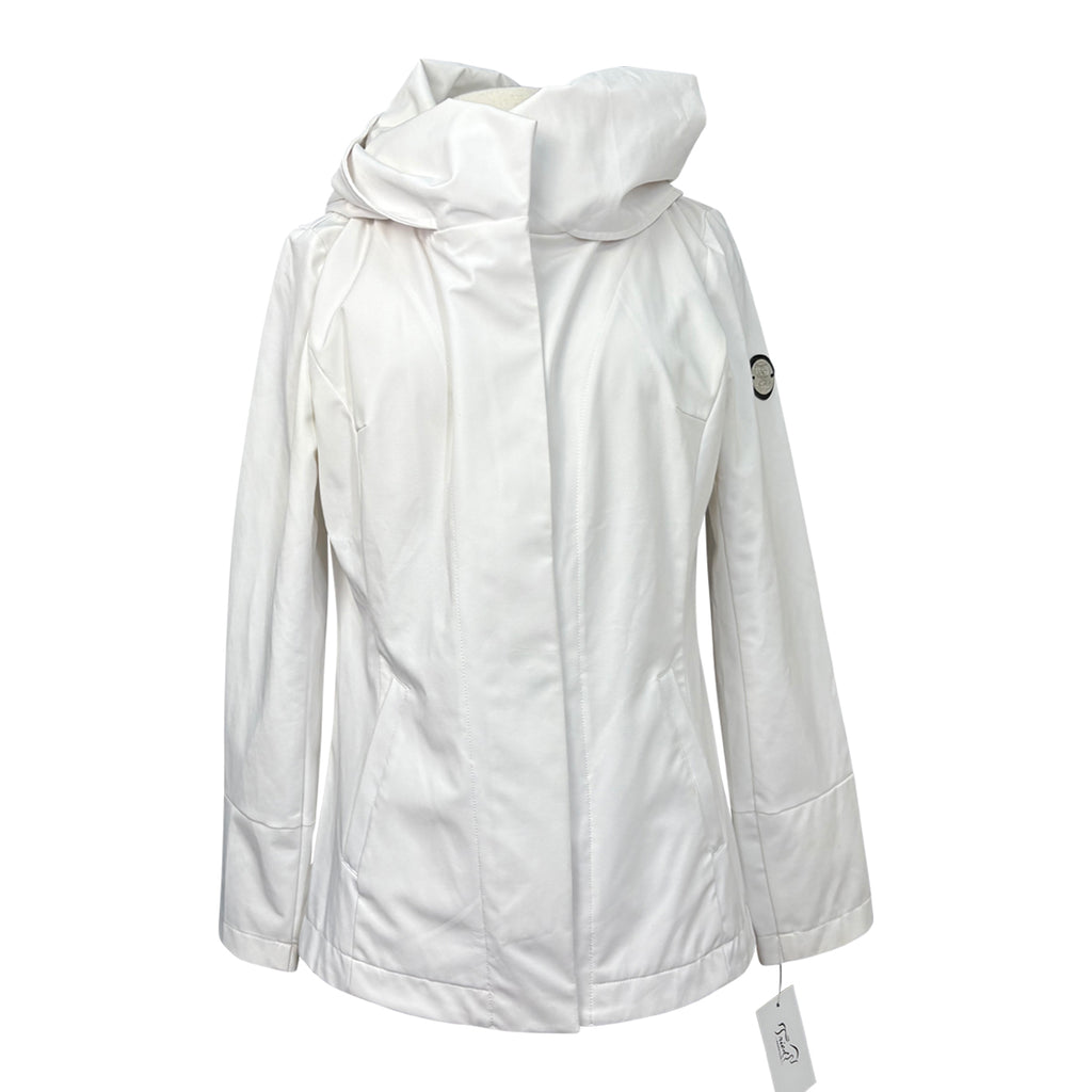 Asmar Equestrian Jacket in White 