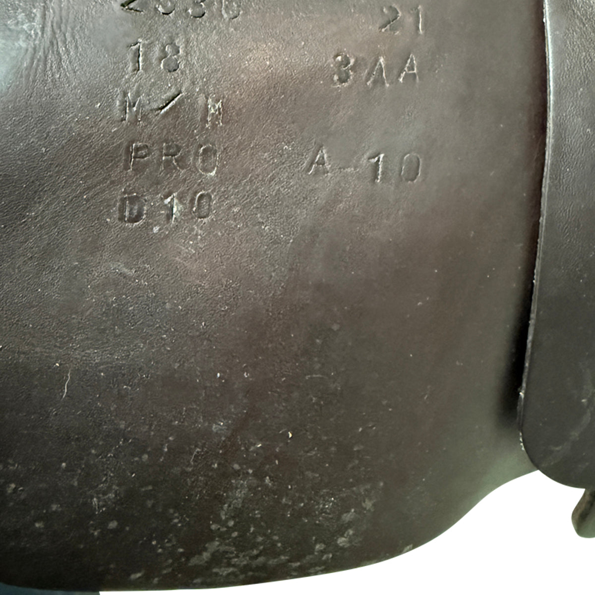 Voltaire 2018 Stuttgart Saddle in Brown