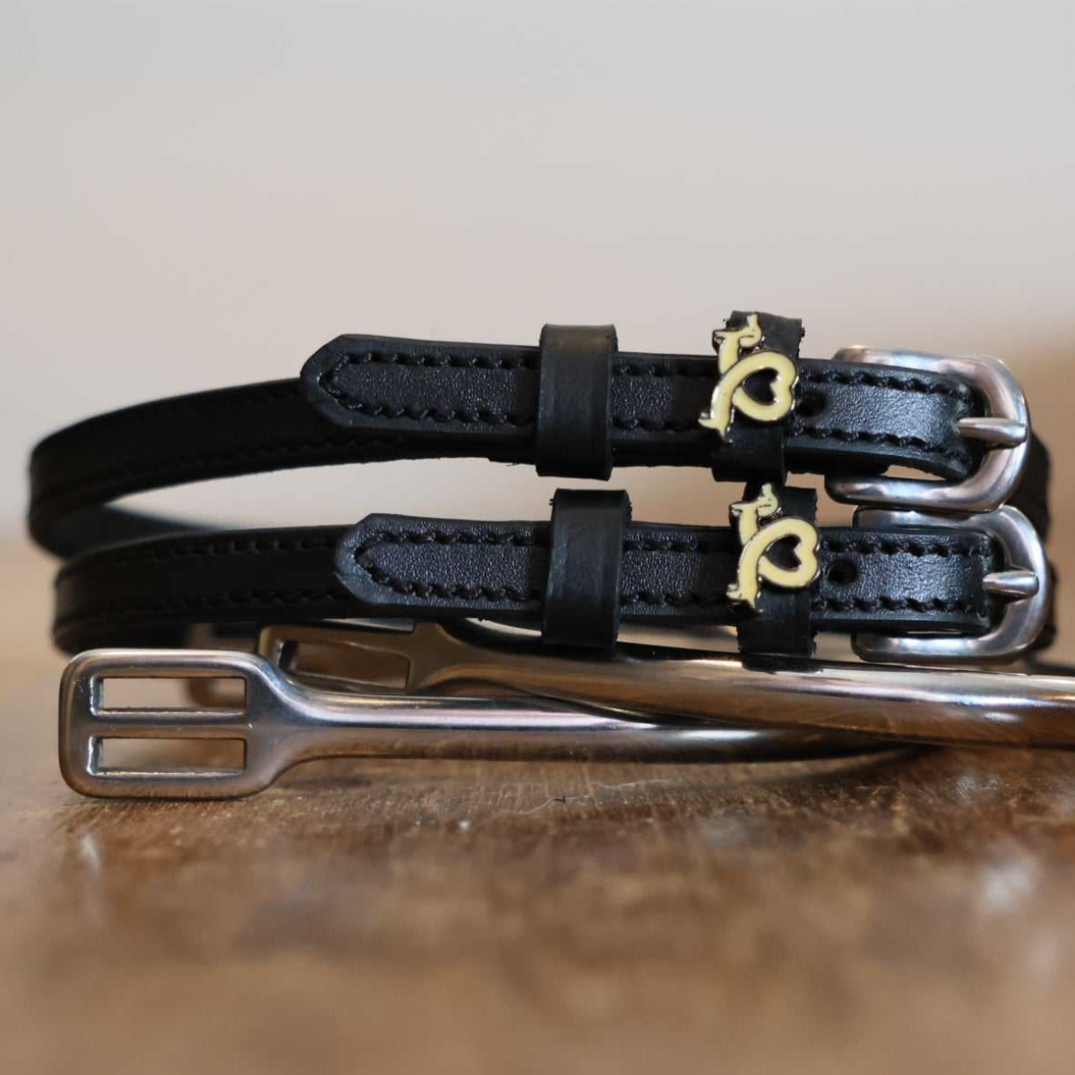 Mane Jane Spur Straps in Long Dogs