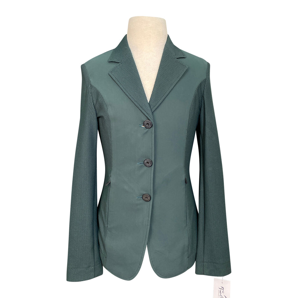 Front of RJ Classics 'Harmony Jr.' Mesh Show Jacket in Green Gables