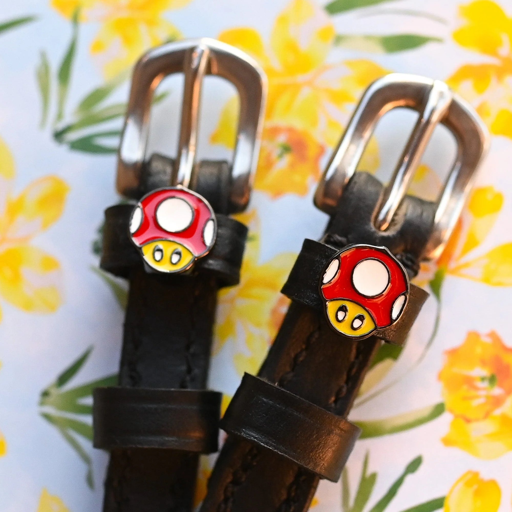 Mane Jane Spur Straps in Mushroom